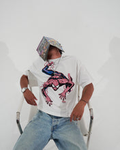 Load image into Gallery viewer, CRAWLING SPIDEY FLOWER GINGHAM TEE